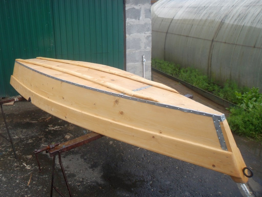 Проверка деревянной лодки
