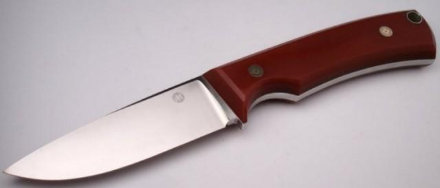 Нож с деревянной рукоятью