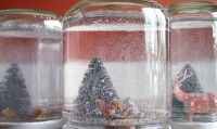 Handmade-Holiday-Snow-Globes-5