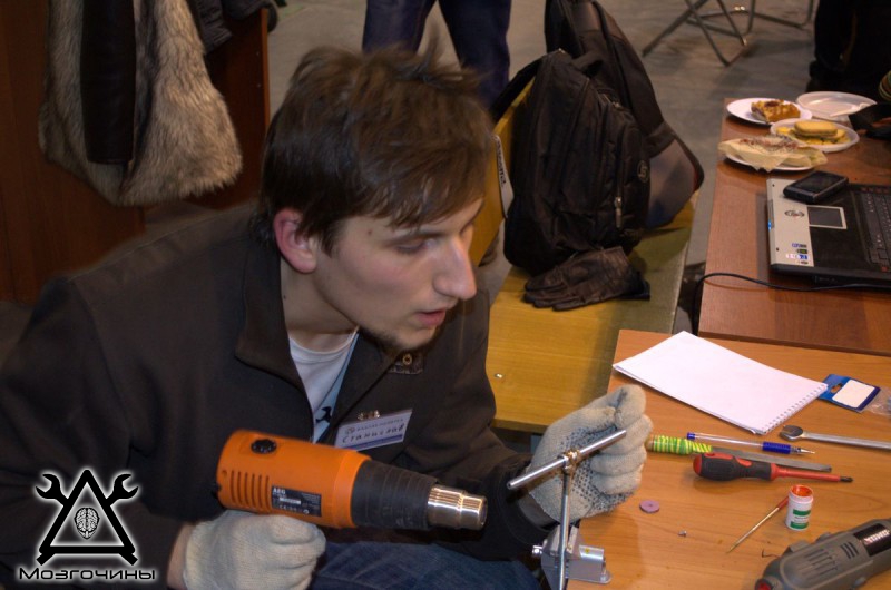 Рука робота своими руками. Управляемая механическая рука и перчатка. Школа FabLab. Самоделки (www.mozgochiny.ru) - 001 (36)