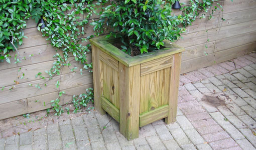 how-build-patio-planter-1