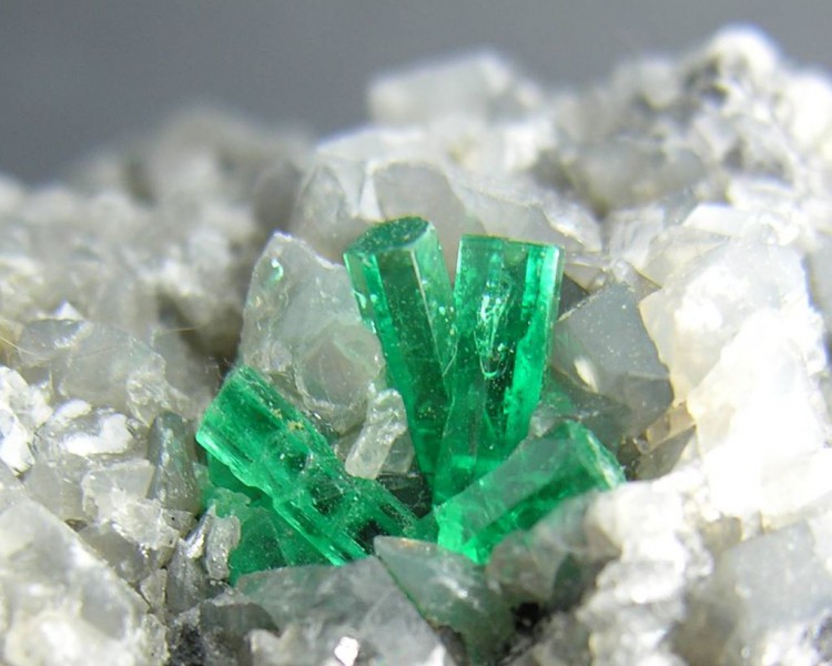 kak-vyirastit-…yie-kristallyi2