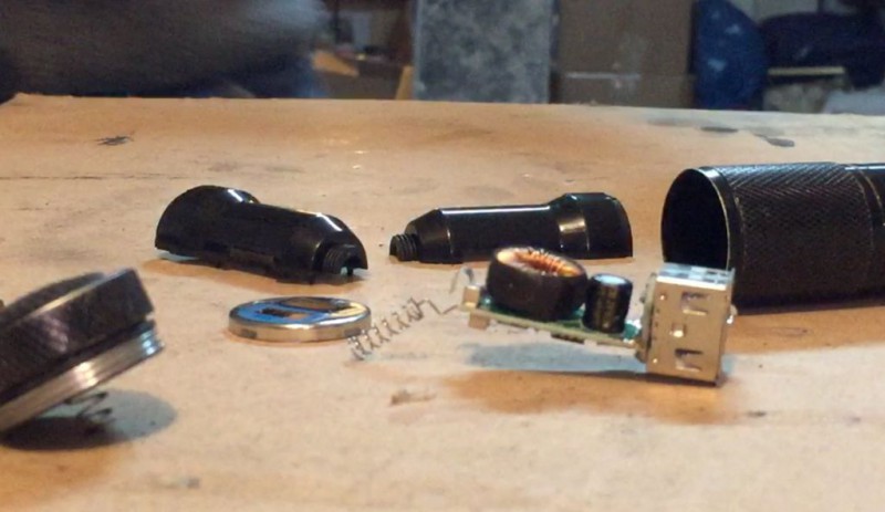kak-sdelat-vodonepronitsaemyiy-zaryadnyiy-usb-modul-na-mototsikl5