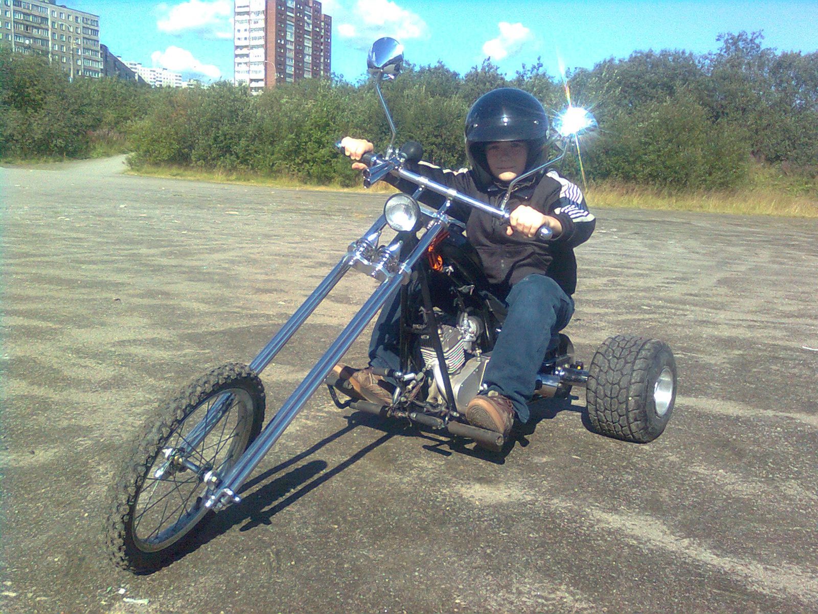 Самодельный трехколесный. Omaks yg200-9. Самодельный детский трицикл. Самодельный мотоцикл. Трицикл с мотором от триммера.