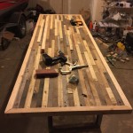 Как сделать стол из древесных обрезков