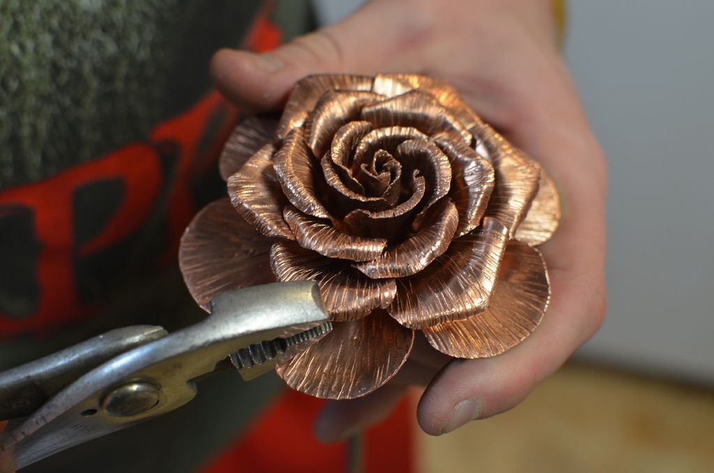 Пошаговое описание изготовления железной розы своими руками