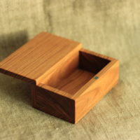 Как сделать деревянную коробку?