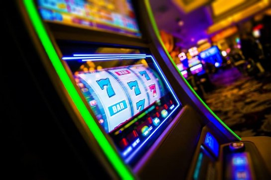 Скачайте бесплатные приложения онлайн-казино и игровые автоматы, почувствуйте волнение азарта